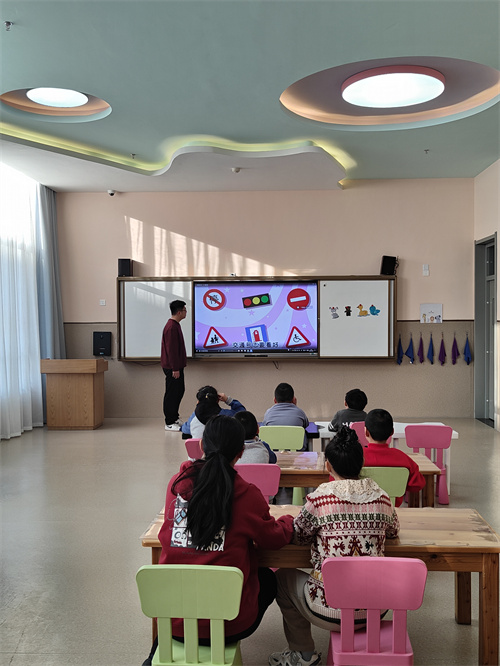 認(rèn)識(shí)交通標(biāo)志.jpg 認(rèn)識(shí)交通標(biāo)志.jpg